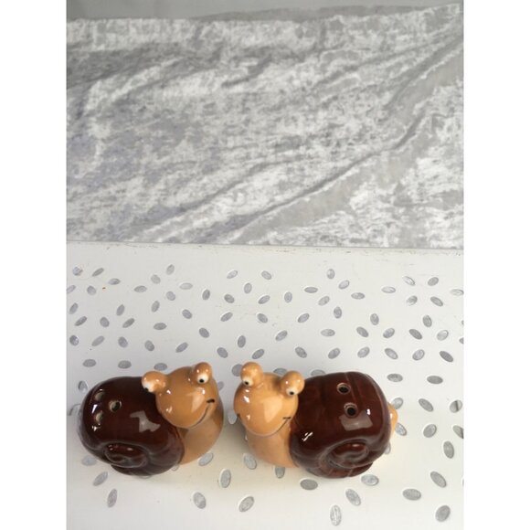 Ceramic Snail Salt & Pepper Shakers Set Of 2 Decorative Kitchen Accents - Picture 5 of 8